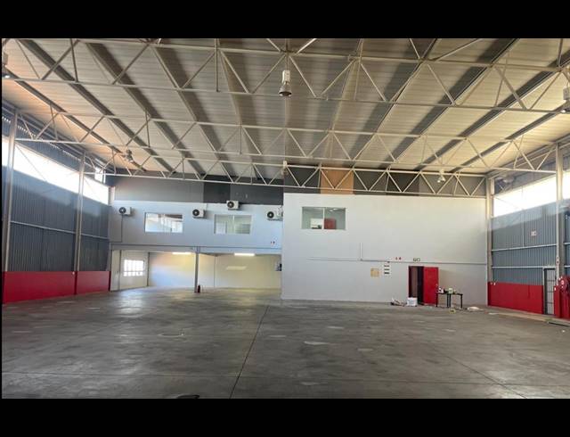 1,261M² OFFICE TO LET IN HALFWAY HOUSE